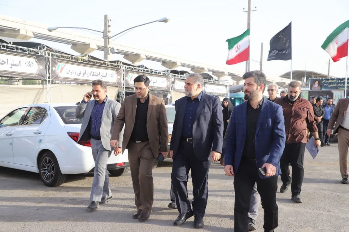 بازدید شهردار قم از روند خدمات‌رسانی به زائران در پارکسوار شمالی در ایام تعطیلات نیمه خرداد